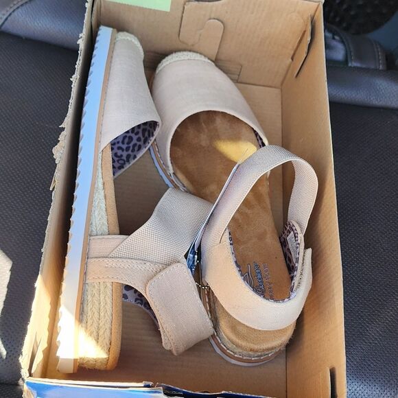 BOBS By Skechers Desert Kiss Closed Toed Sandals - Picture 6 of 6